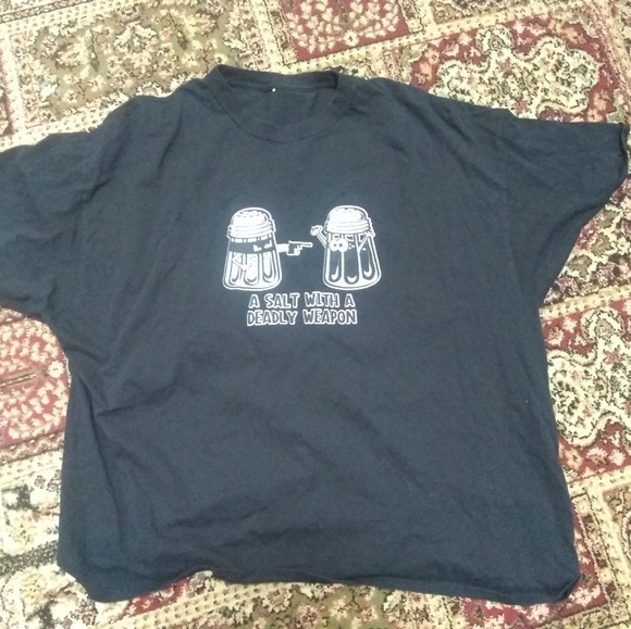 Vintage, funny t-shirt,A salt with a deadly weapon - Picture 2 of 2